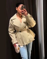 Emilia reverskraag aantrekkoord trenchcoat