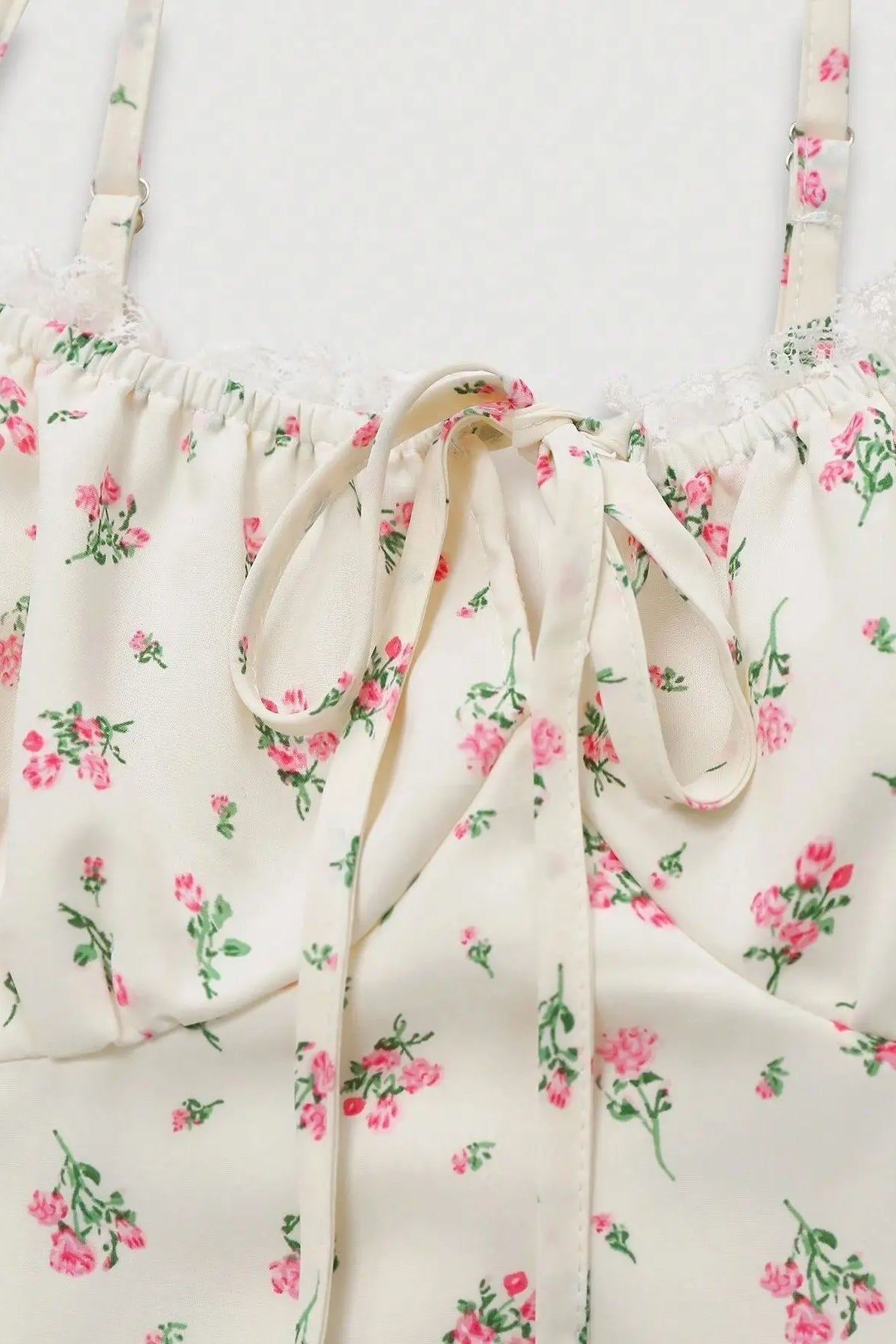 SOERA Paulina Spaghetti Strap Floral Dress - Dresses - XA1774532669752523991 M