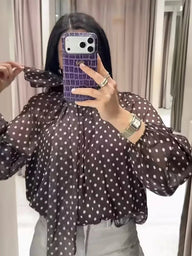 Sofia hoge kraag stippenblouse